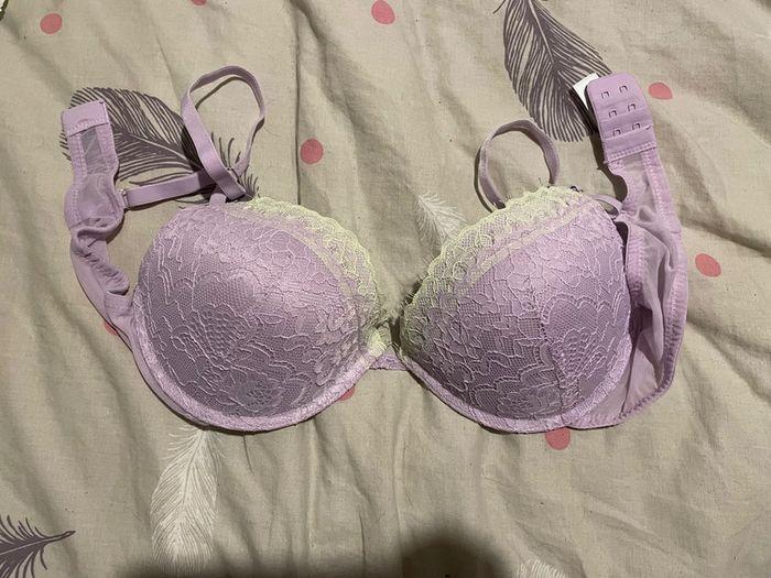 Soutien-gorge mauve - photo numéro 1