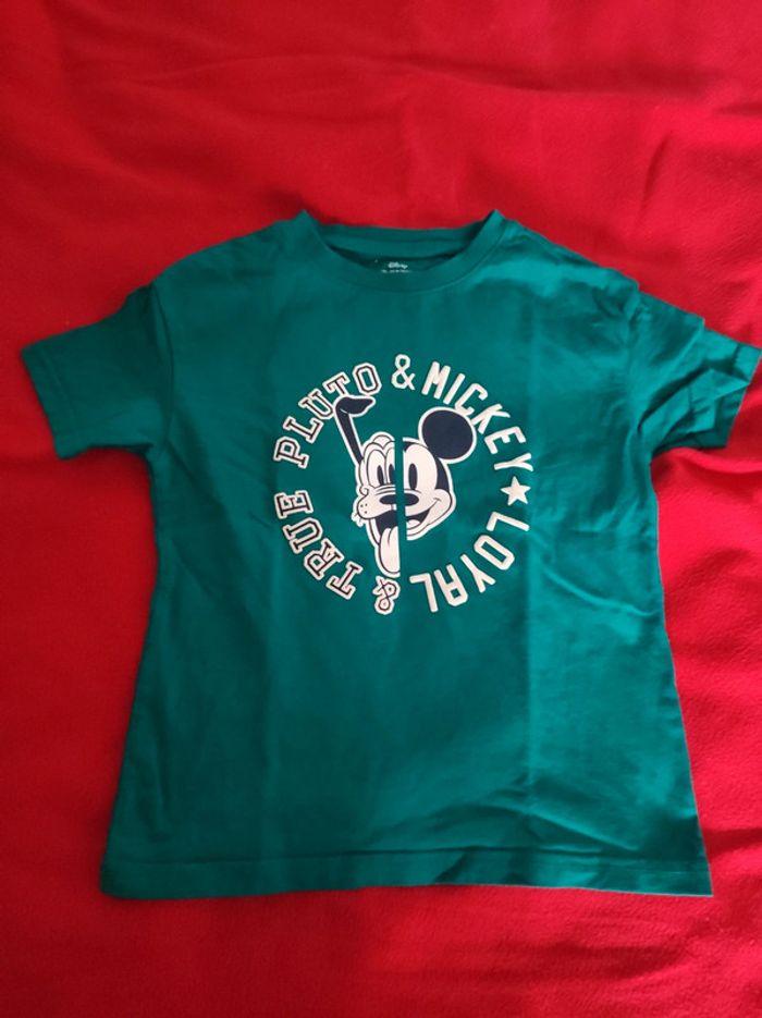 T-shirt vert - photo numéro 1