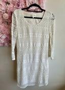 Belle robe Sud Express blanche avec broderies en crochet, taille S