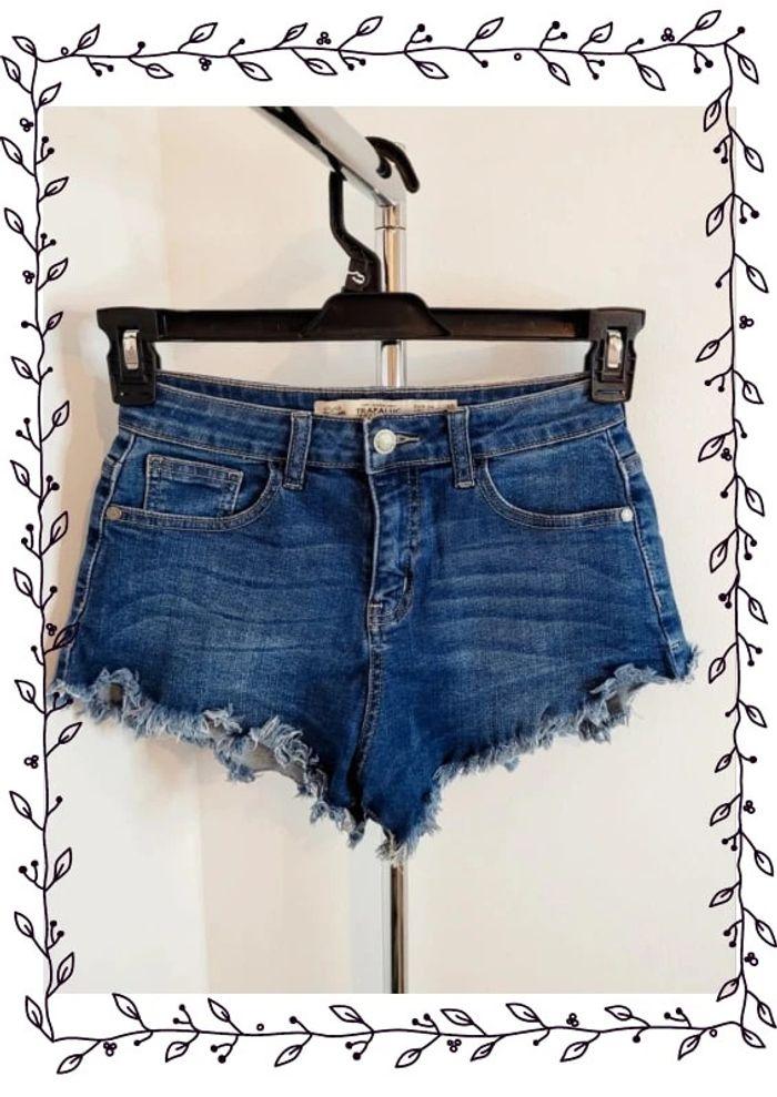 Beau mini-short Zara taille 34 - photo numéro 1