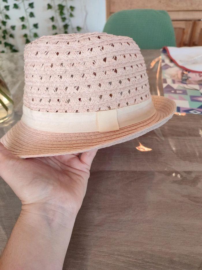 Chapeau rose clair et blanc - photo numéro 2