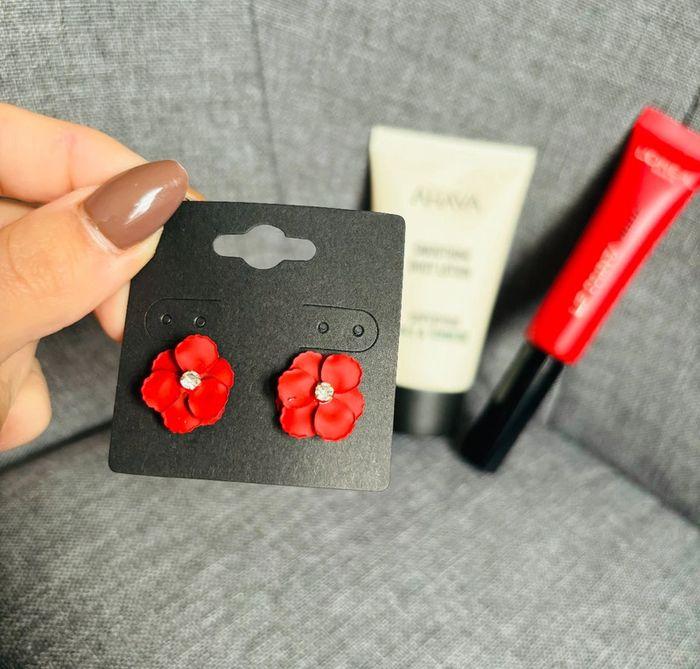 Lot maquillage bijoux soin idéal cadeau de Noël rouge - photo numéro 2