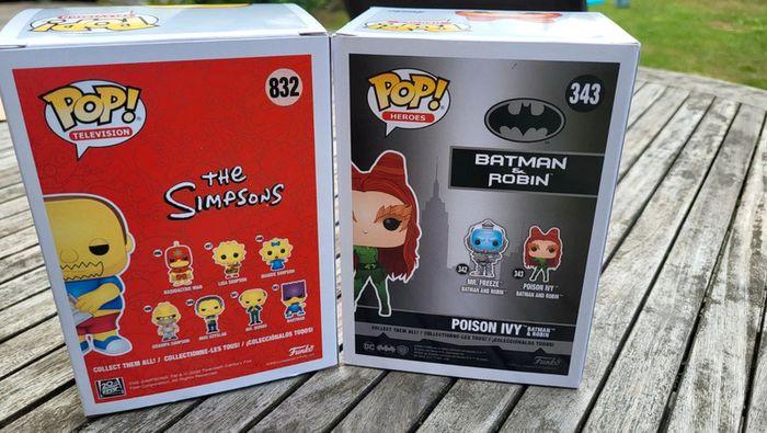 Lot de 2 Funko Pop The Simpson Comic Book Guy et Poison Ivy neuve 🏷 - photo numéro 4