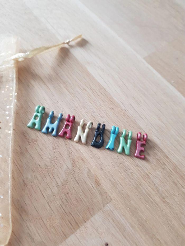 Pendentifs 8 lettres prénom Amandine très bon état - photo numéro 3