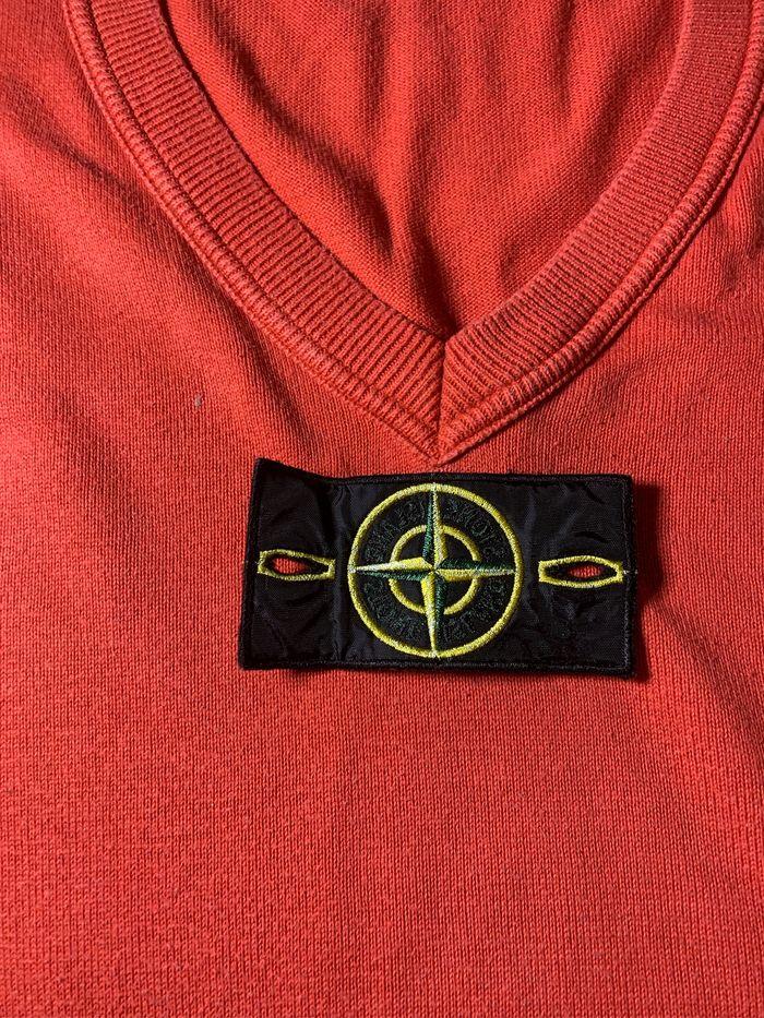 Pull Stone Island orange en col V - photo numéro 2