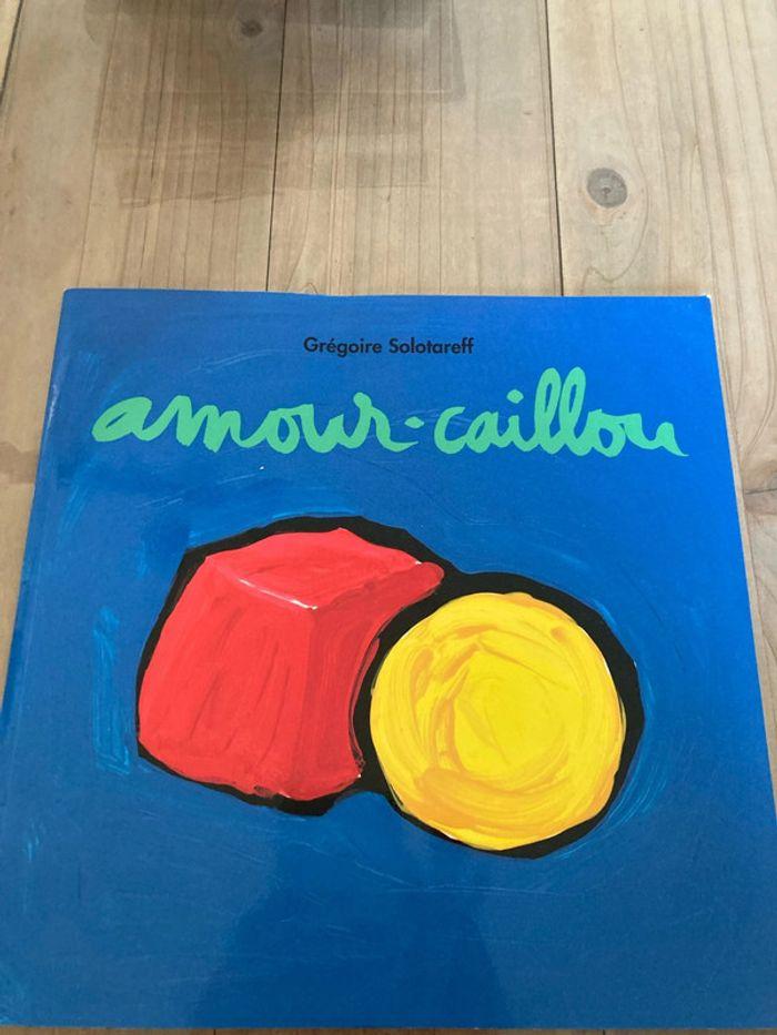 Livre amour-caillou de Grégoire Solotareff - photo numéro 1