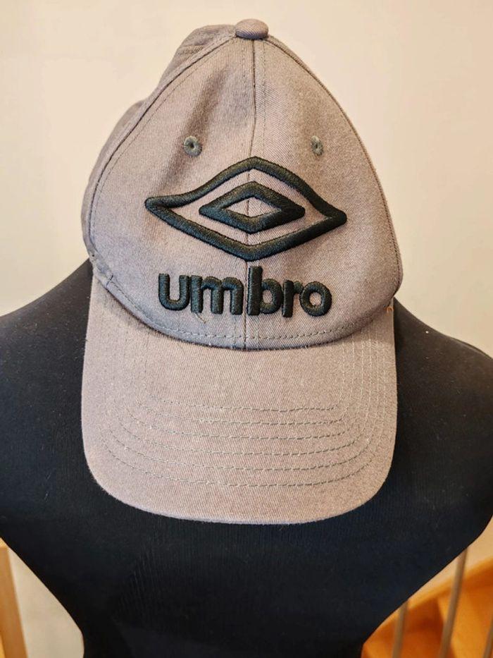 Casquette umbro - photo numéro 1