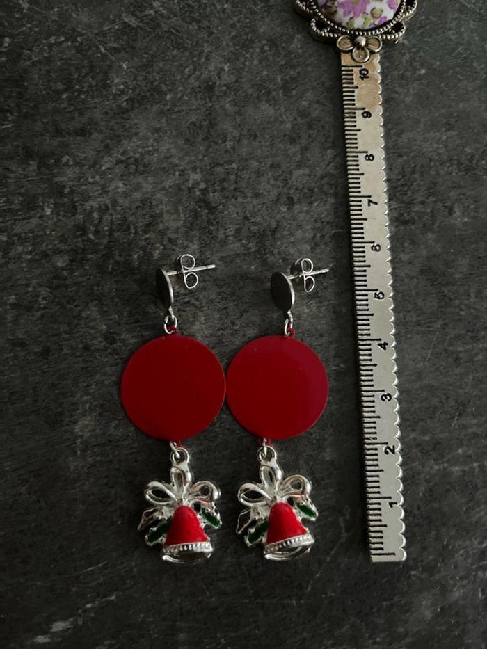 Boucles d’oreilles pendantes cloches neuves - photo numéro 1