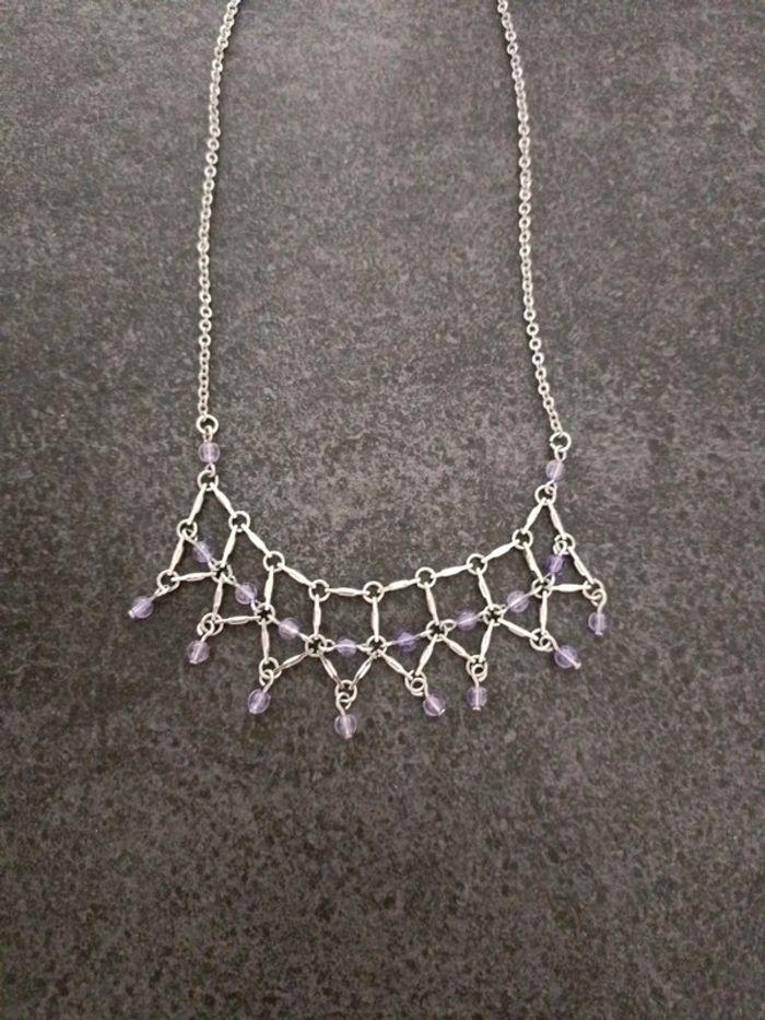 Collier acier et perles violettes - photo numéro 2