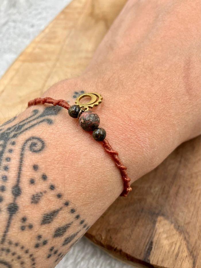 Bracelet en macramé et acier inoxydable avec lune et pierre Jaspe Léopard et Bronzite - photo numéro 2