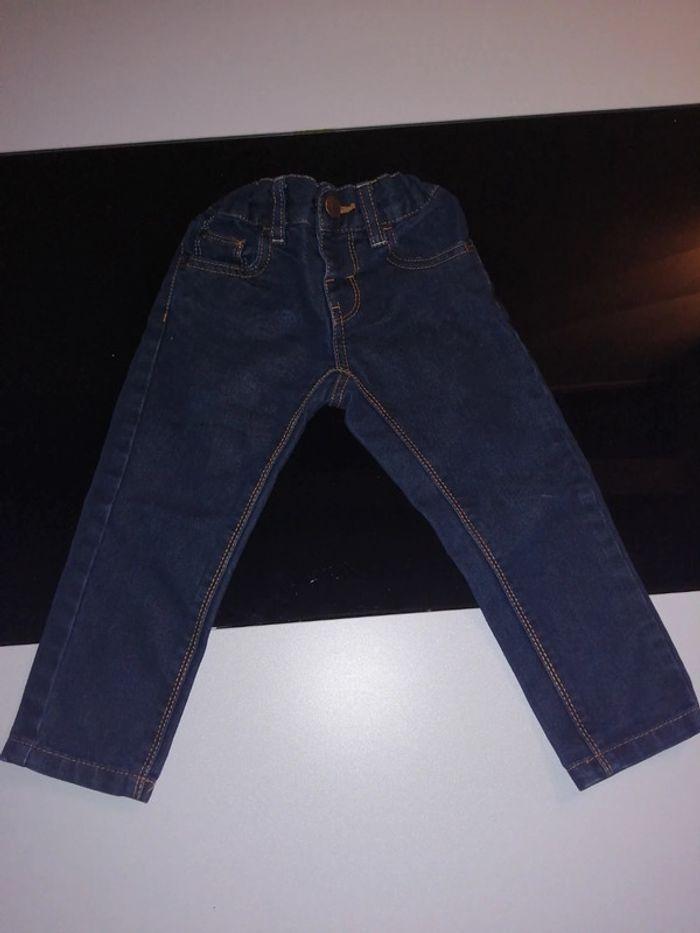 Jeans c&a 2.3 ans