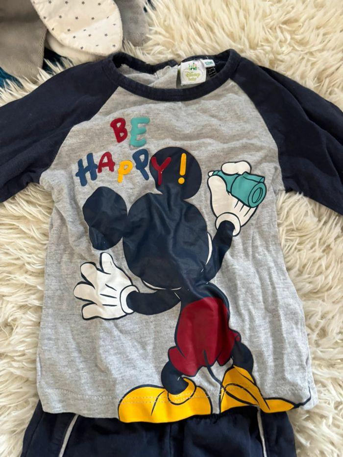 Joli ensemble Disney taille 12 mois - photo numéro 2