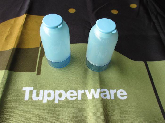 Tupperware 2 salières/poivrières - photo numéro 1