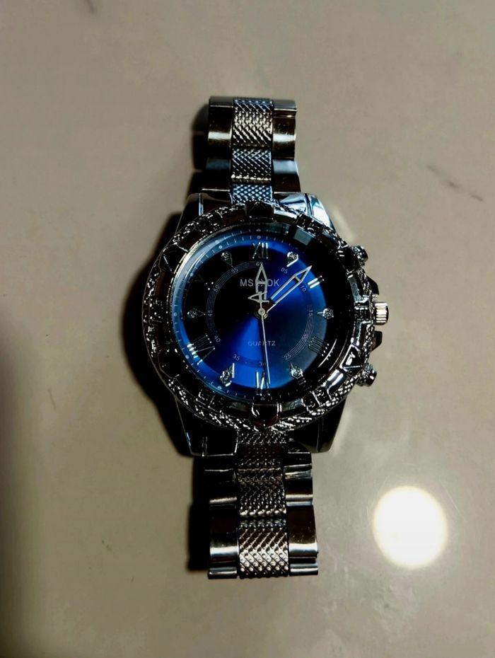 Montre à Quartz Vintage Argentée à Cadran Bleu - photo numéro 3