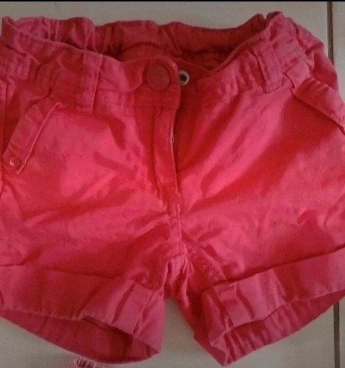 Lot été  shorts et combishort 4 ans - photo numéro 3