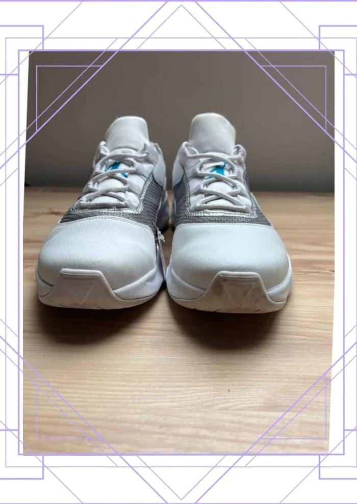 👟 Jordan 11 CMFT Basse Blanc Néo Turquoise Pointure FR 45 US 11 👟 - photo numéro 6