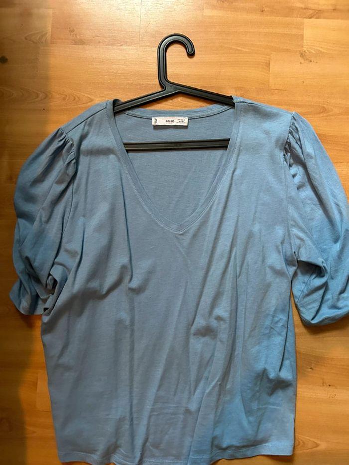 T shirt bleu - photo numéro 1