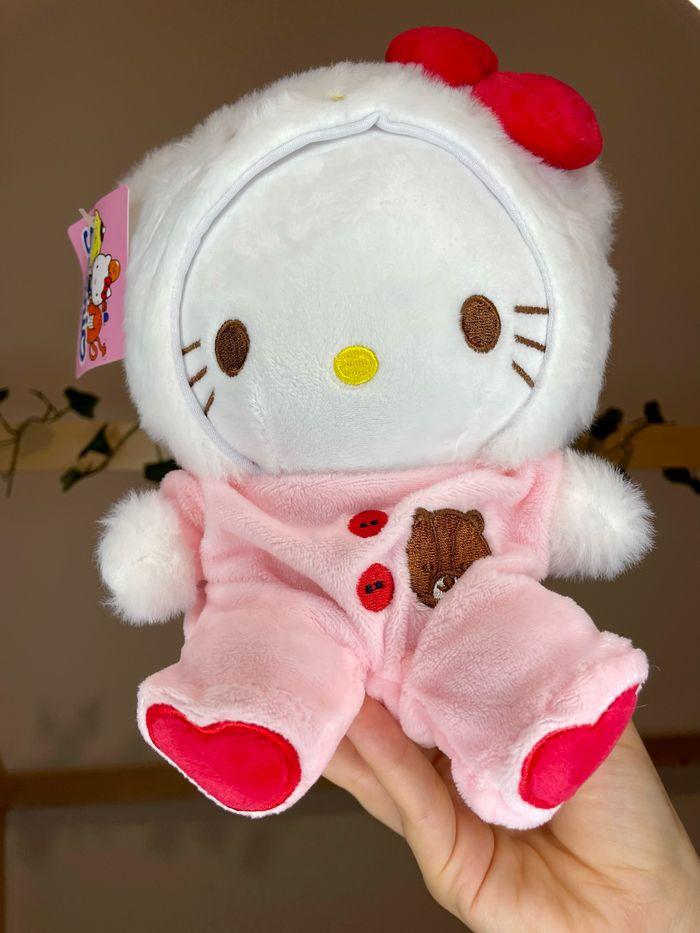 Peluche Hello Kitty en pyjama - photo numéro 8