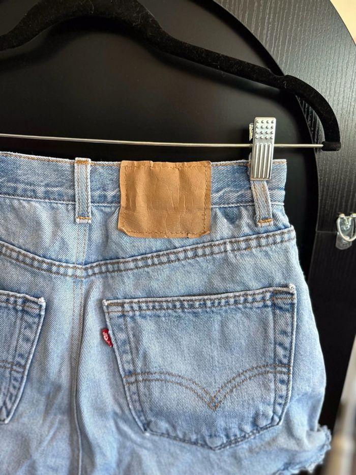 Short t36 en jean bleu vintage Levi’s - photo numéro 5