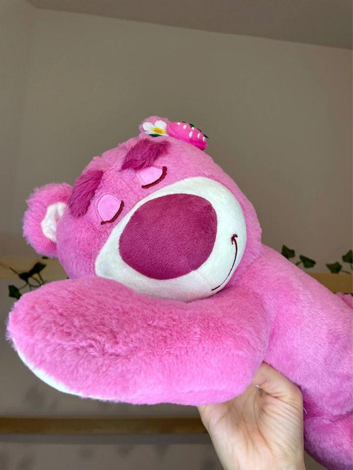 Peluche Lotso Toy Story grande taille - photo numéro 2