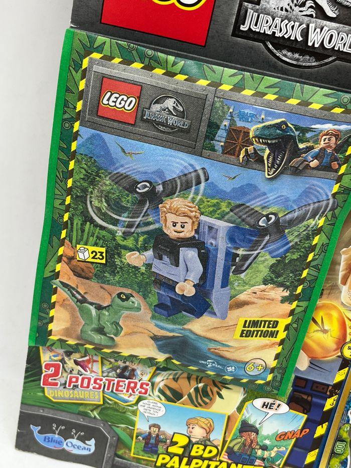 livre d’activité Magazine Lego Jurassic World avec sa mini figurine  Numéro 10 neuf sous blister - photo numéro 2