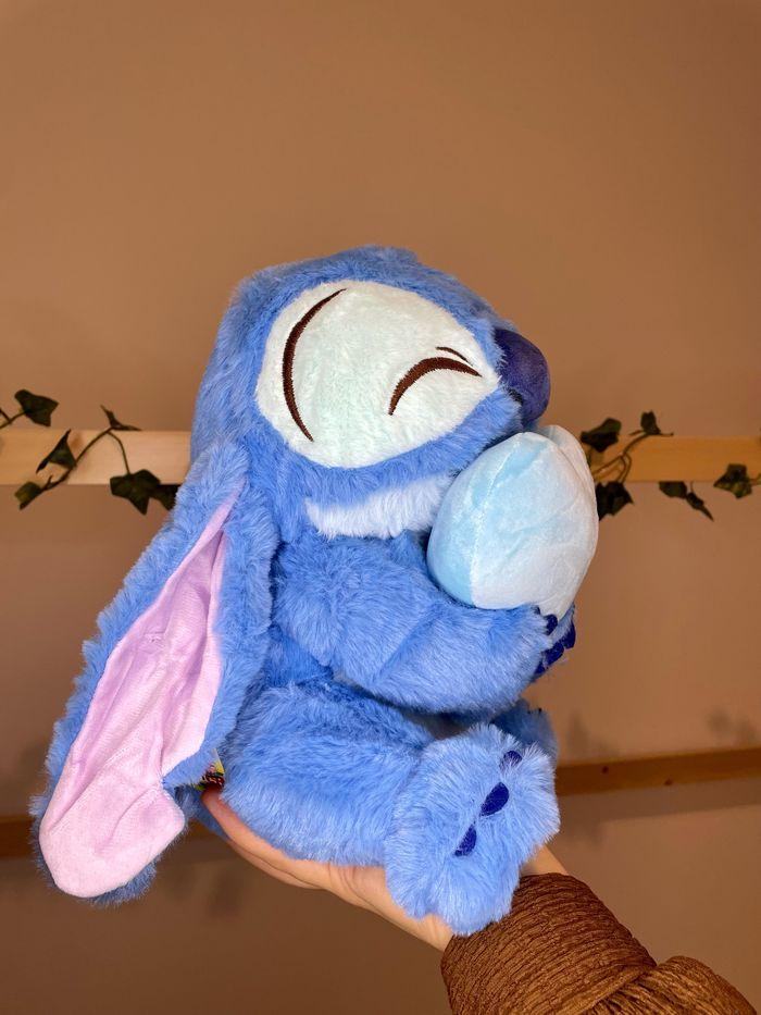 Peluche Disney Stitch avec un Coeur ♥️ - photo numéro 4