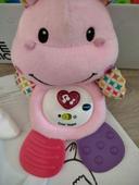 Peluche musicale croc'hippo rose