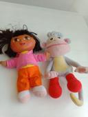 peluche dora l'exploratrice et babouche parlantes