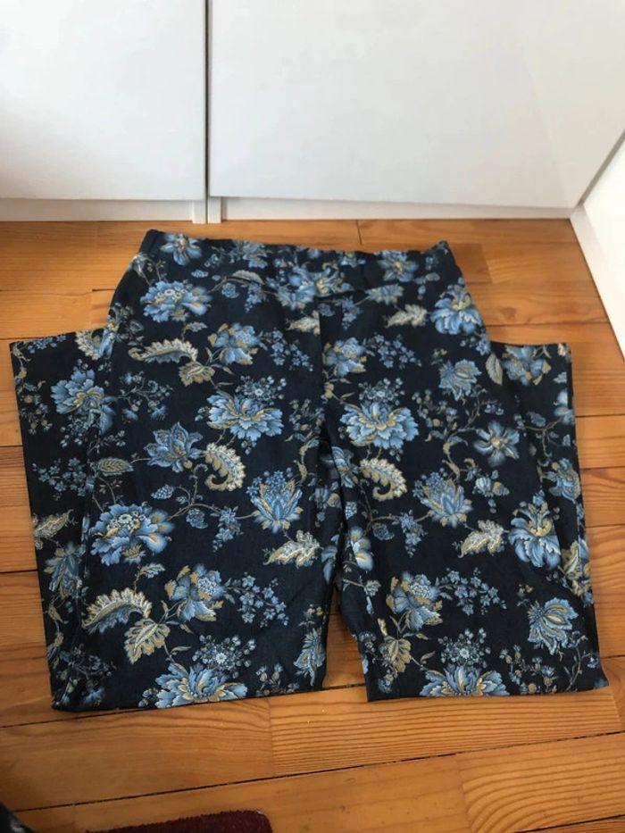 Pantalon jean bleu marine fleurs arabesques taille XXL/44/16 - photo numéro 2