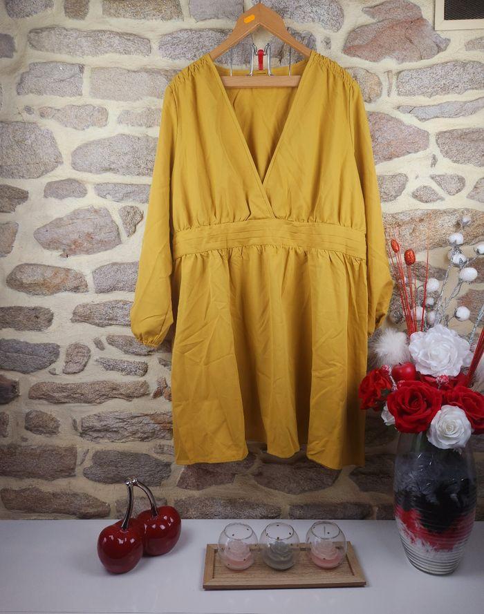 Robe manches bouffantes moutarde Femme taille 54 marque Boohoo 🍬 - photo numéro 1