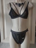 Ensemble de lingerie neuf triangle sans armatures S pour le haut et M pour le bas