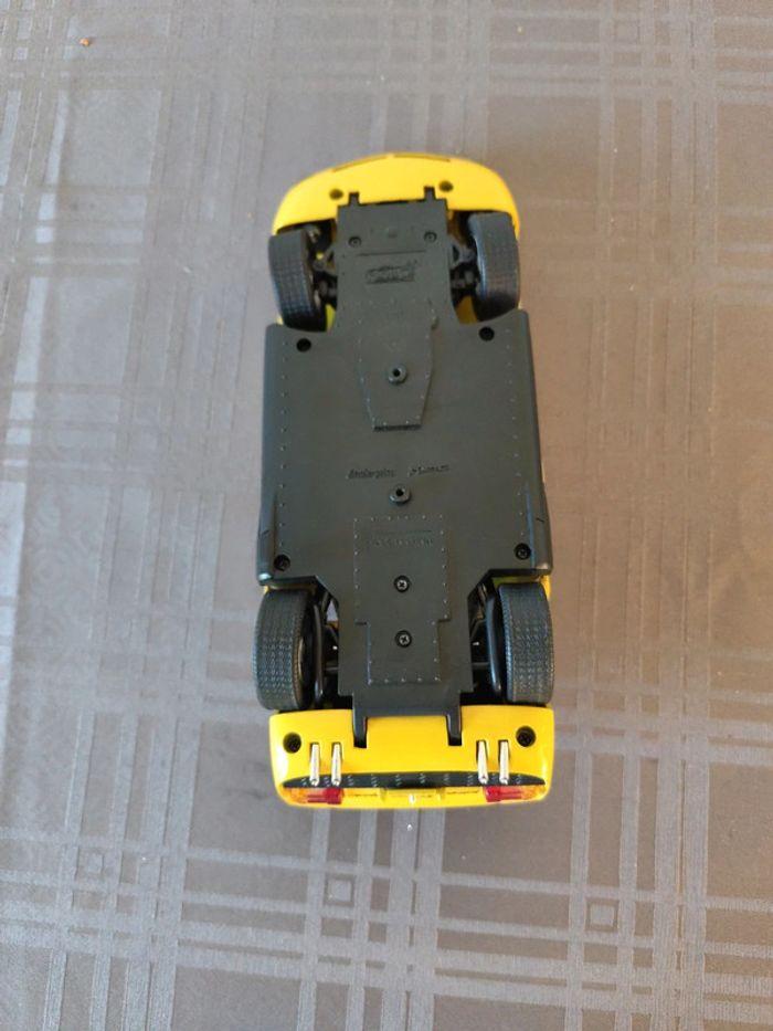 Voiture Lamborghini jaune 1/18 - photo numéro 11