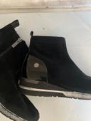 Chaussures boots . Enfant . 34