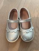 Chaussures fille p.27