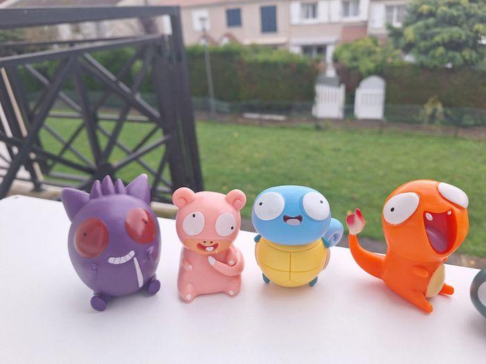 Lot de 8 figurines Pokémon rigolotes Ectoplasma, Salamèche, Carapuce, Bulbizarre, Pikachu, Évoli - photo numéro 5