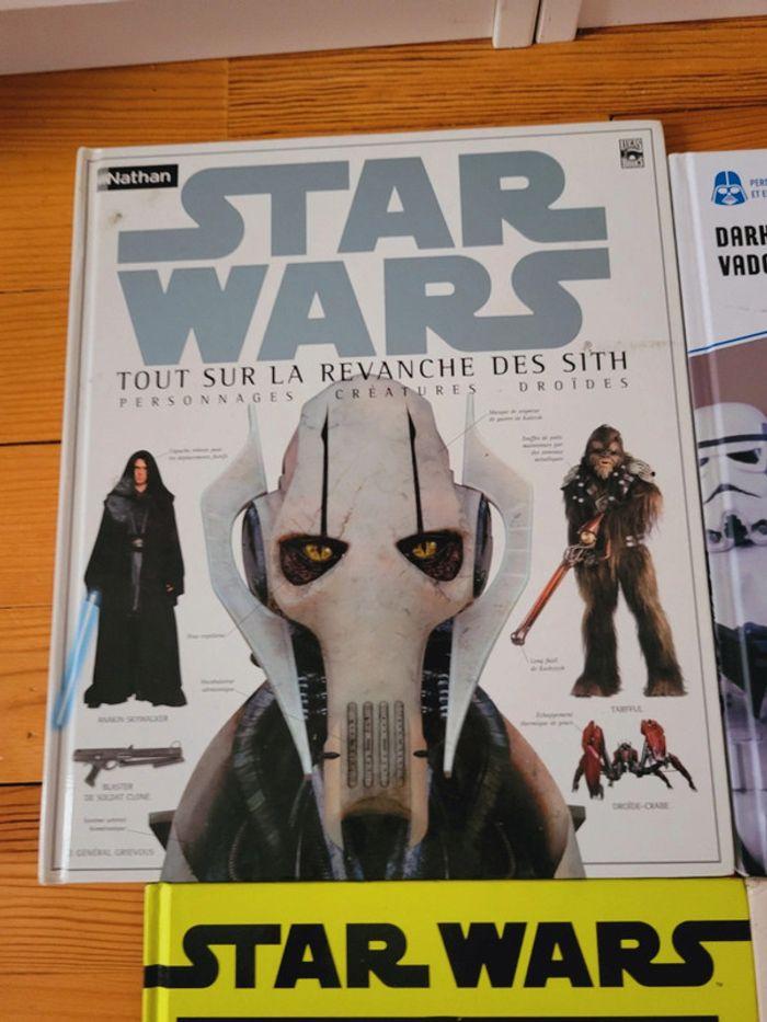 Lot livres encyclopédies Star Wars Lucas films Disney Clone Wars stickers univers Jedi Sith - photo numéro 2