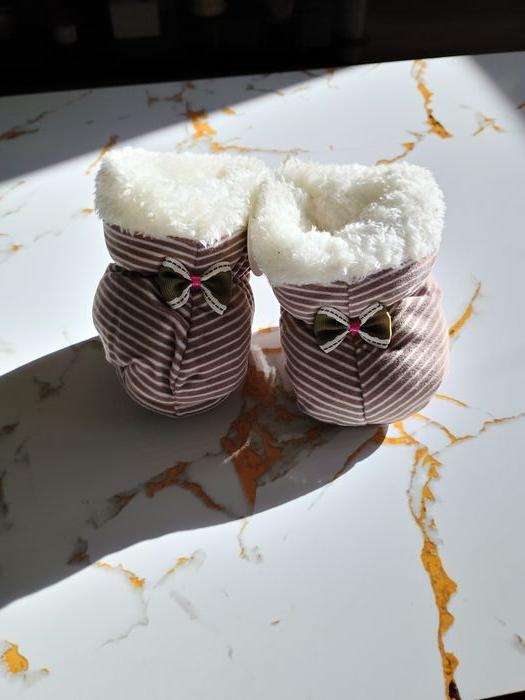 chaussons pour bébé au design douillet - photo numéro 1