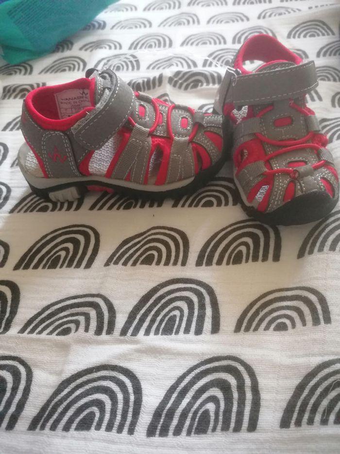 Chaussures sandale été bébé Grises et rouges - photo numéro 1