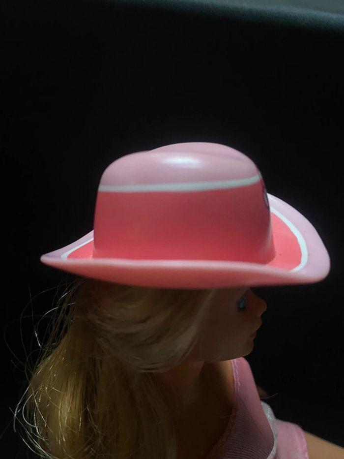 Chapeau cow-boy poupée Barbie - photo numéro 4