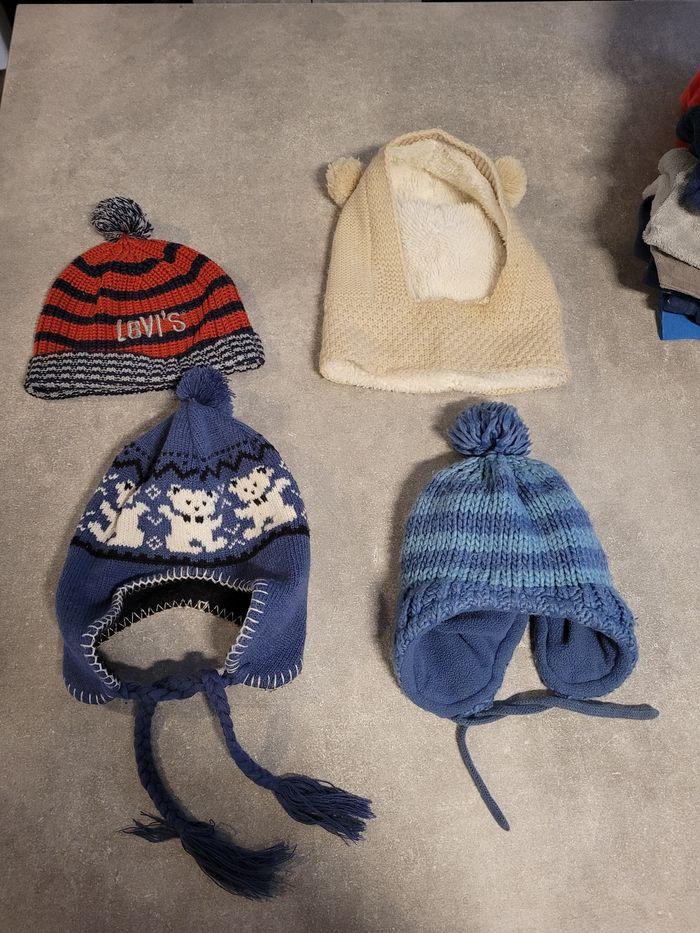 Lot de blousons de bon matin et lot de 4 bonnets levi's  ect - photo numéro 2