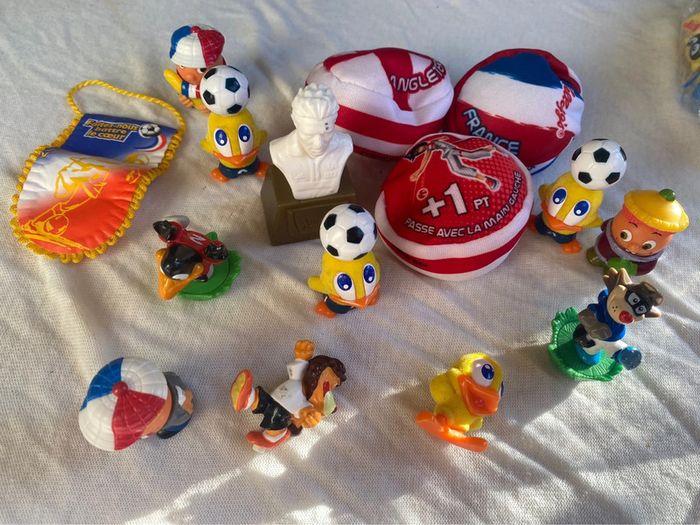 Lot de figurines Kinder foot - photo numéro 1