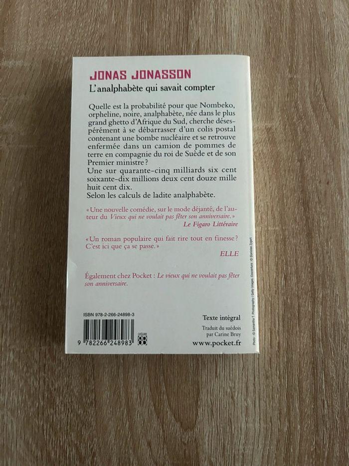 Livre l’analphabète qui savait compter de Jonas Jonasson - photo numéro 2