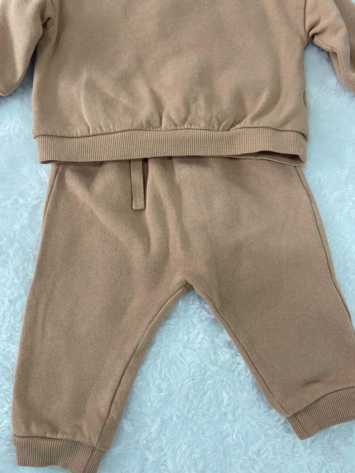 Ensemble jogging pull pantalon beige marron Kiabi 6 mois tbe - photo numéro 3