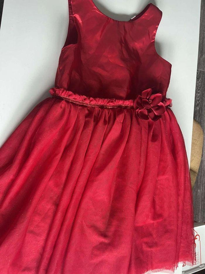 Robe rouge à paillette - photo numéro 1