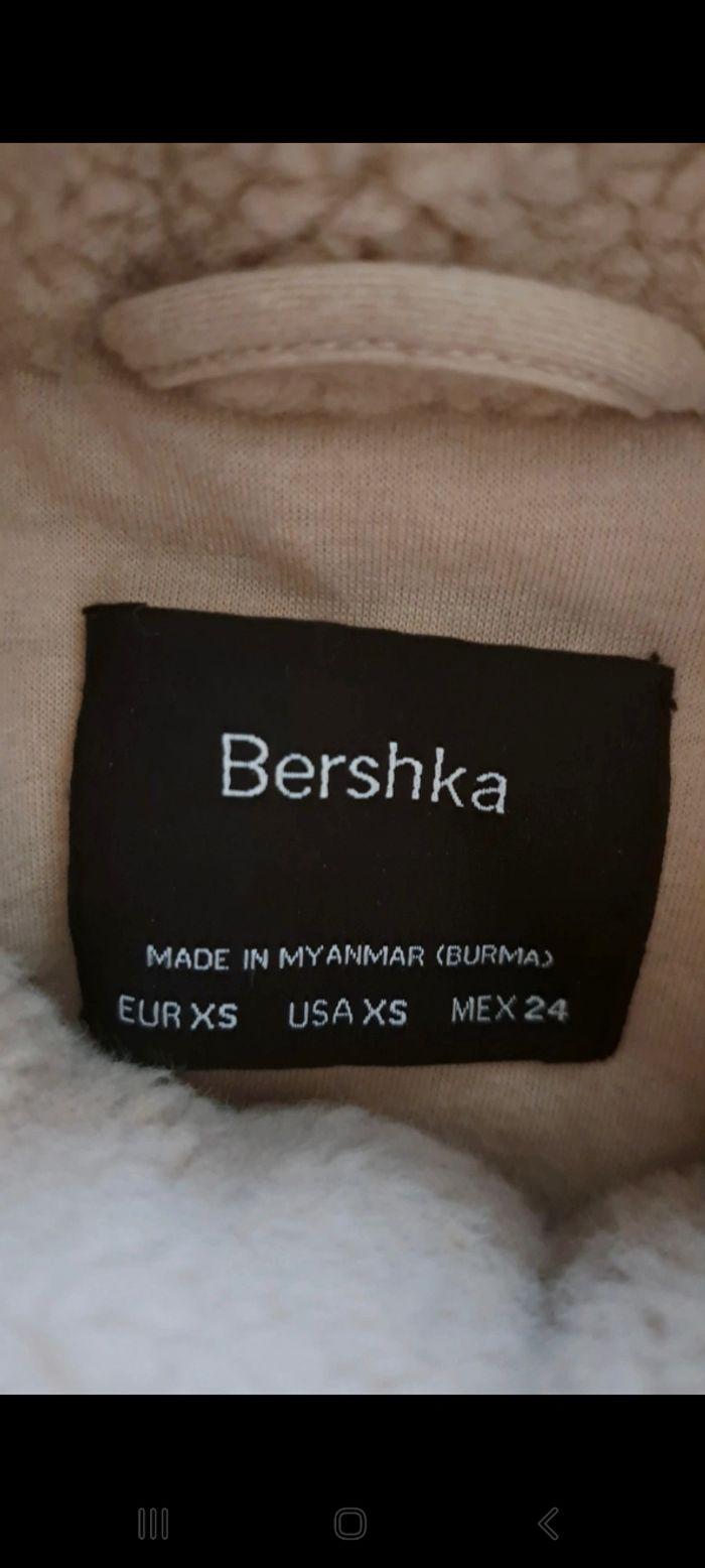 Manteau polaire court beige Bershka - photo numéro 4