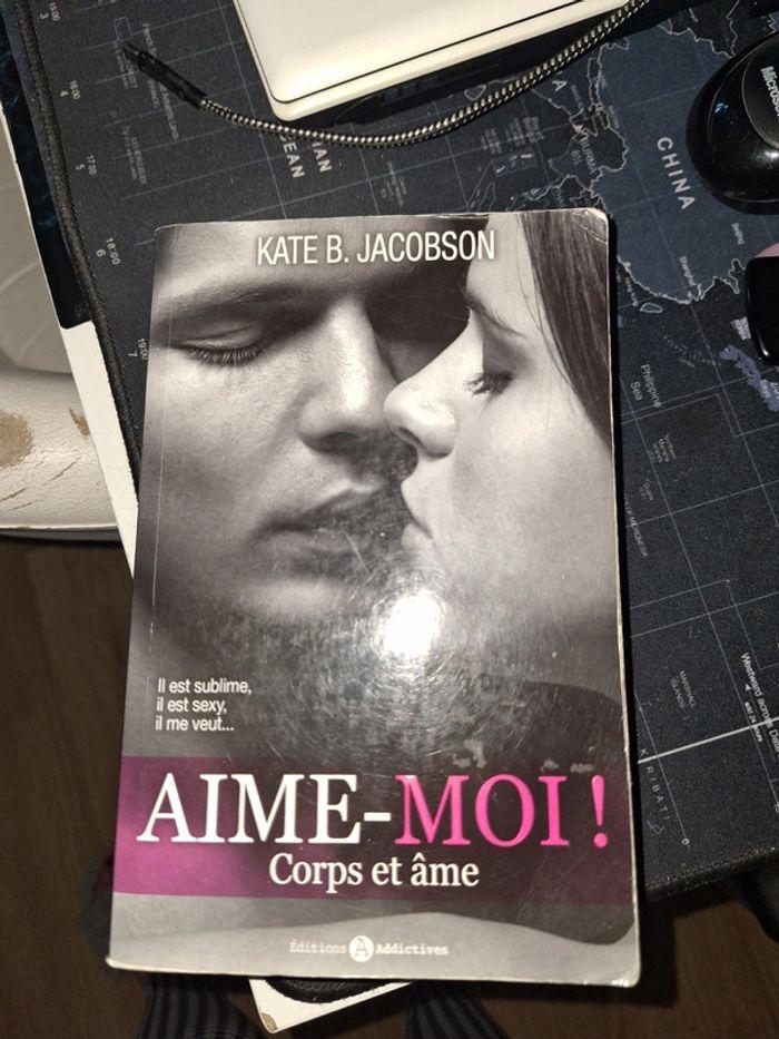 Livre Aime moi - photo numéro 1