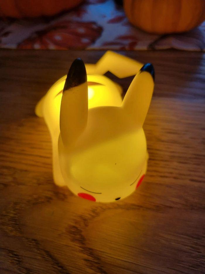 Figurine lumineuse pokemon pikachu - photo numéro 5