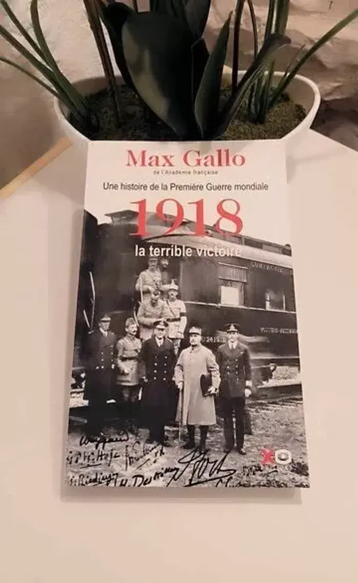 Livre Une Histoire De La Première Guerre Mondiale - Tome 2 en tres bon etat - photo numéro 1