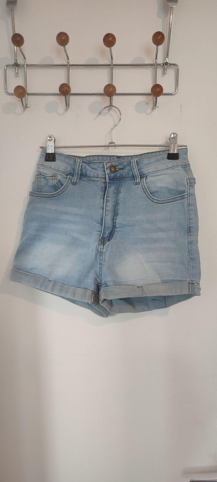 Short jeans bleu clair - photo numéro 1