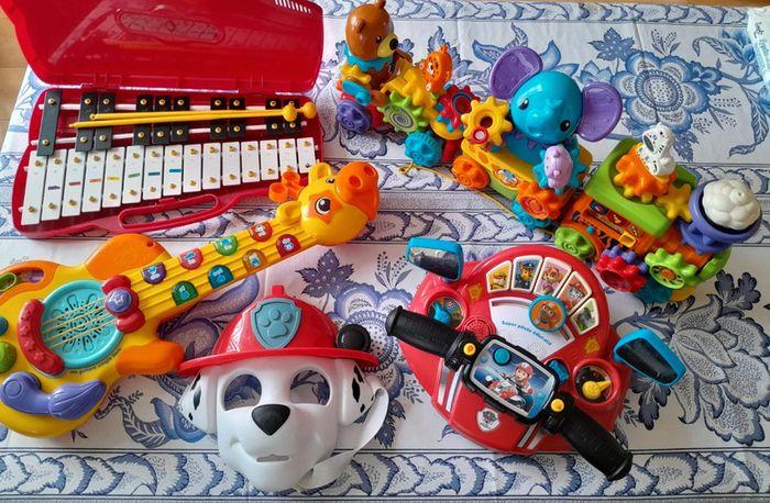 Lot jouets VTech / Paw Patrol / Guitar/ train / Carillon - photo numéro 1